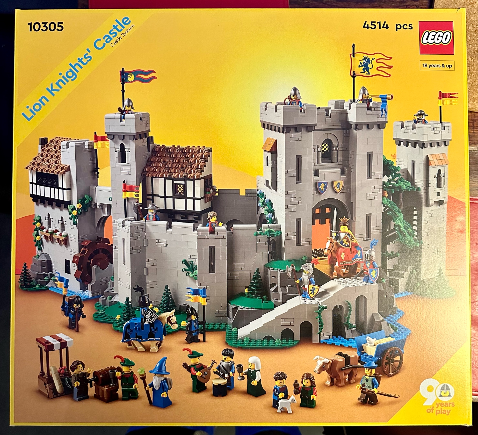 Box of LEGO Castle Set 10305: Lion Knight's Castle with 4,514 pieces