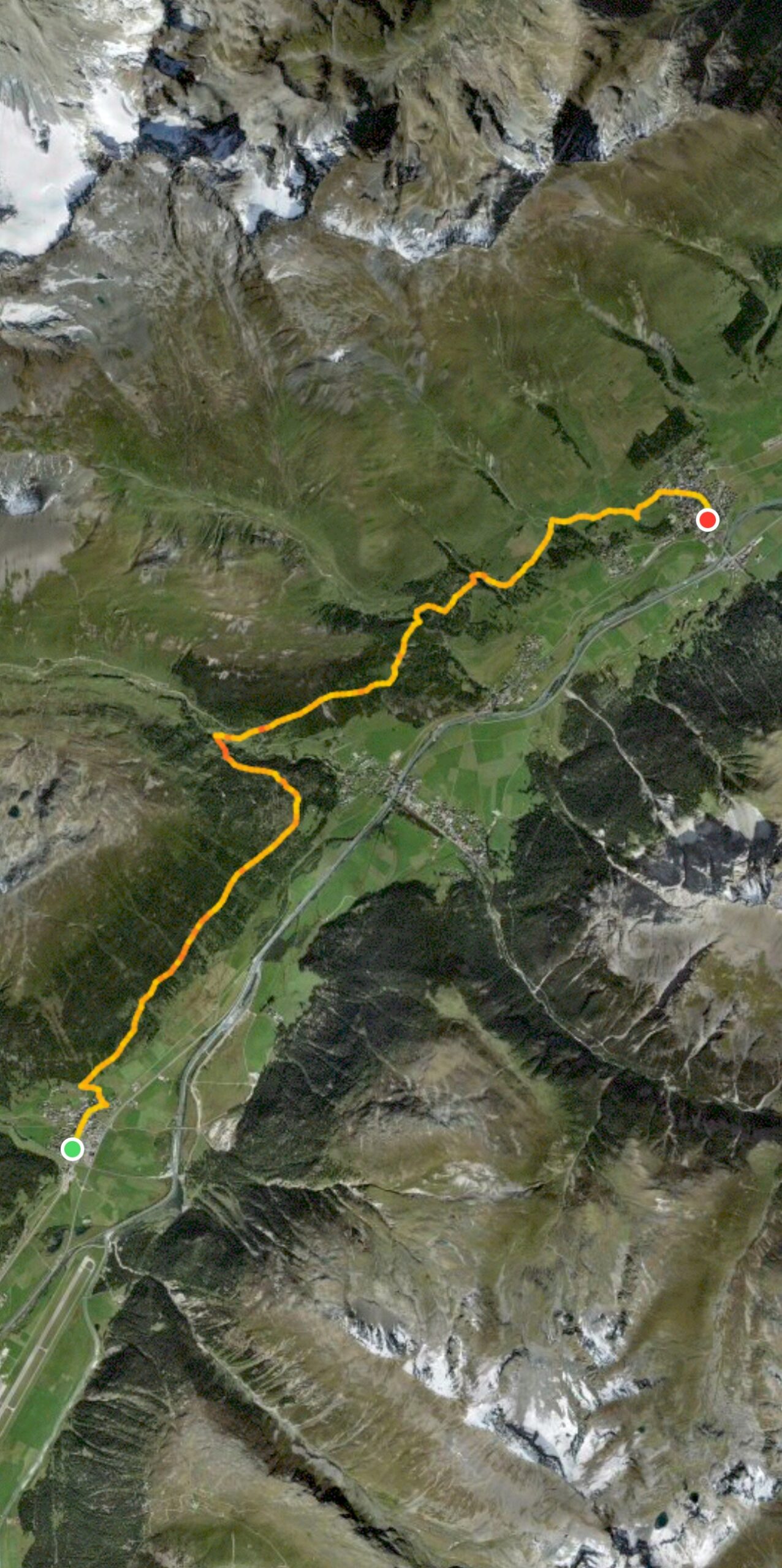 Hiking track overlaid on satellite imagery depicting stage 4 of the via engiadina, running between the towns of Bever and Zuoz.